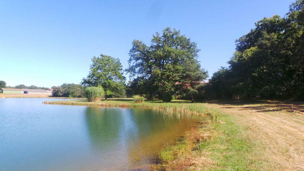 Les Cabanes De Rouffignac Villa Luaran gambar